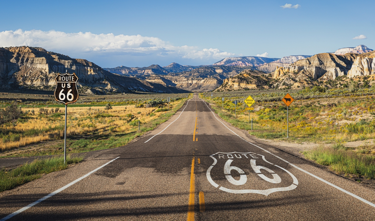 Scenic-view-of-Americas-famous-Route-66-small-AdobeStock_332379969.jpg