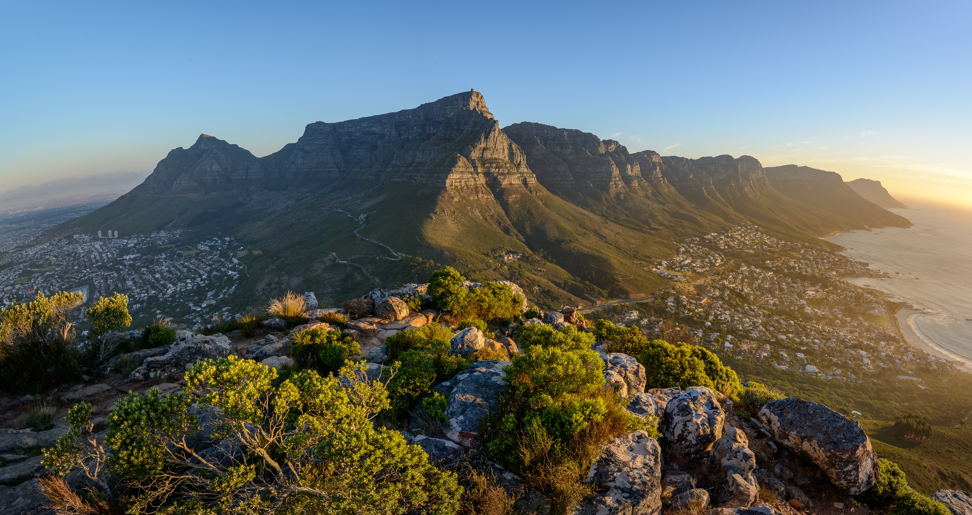 cape-town-table-mountain_119731005.jpeg