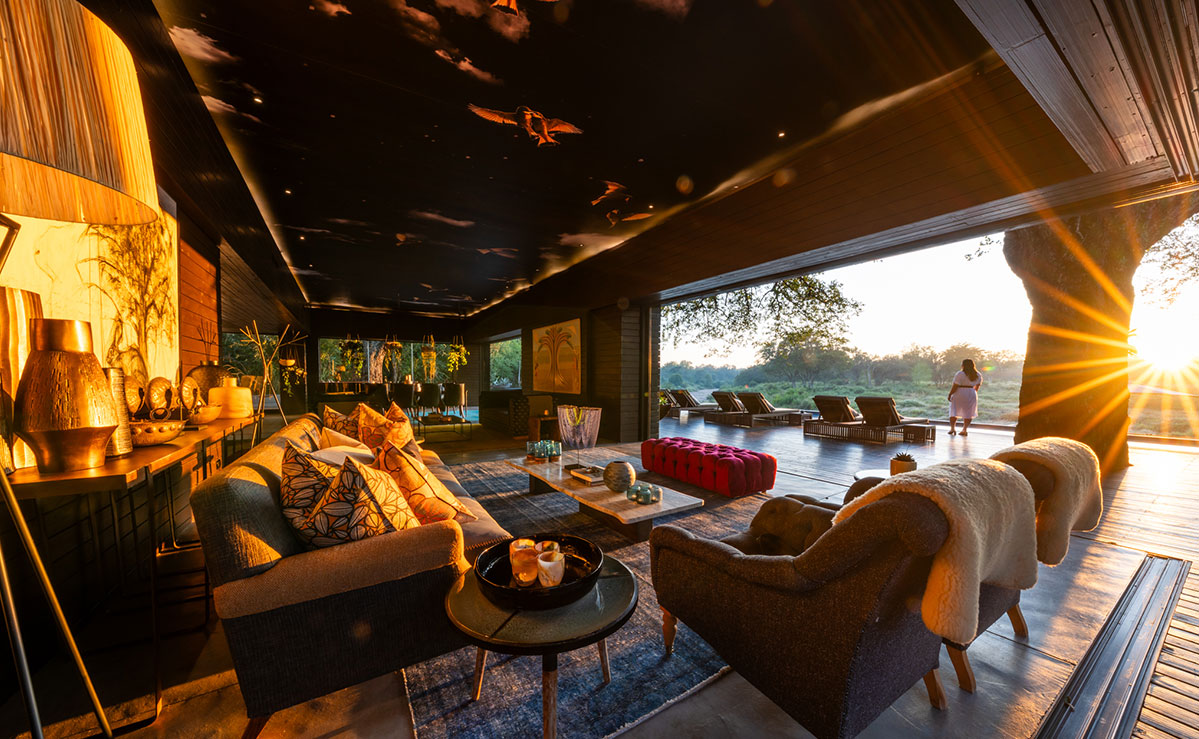 silvan-safaris-interior-main-lounge-area.jpg
