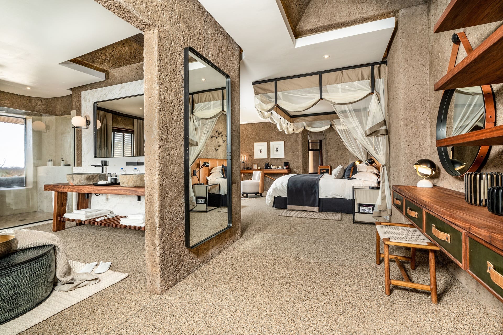 earth-lodge-interior.jpg