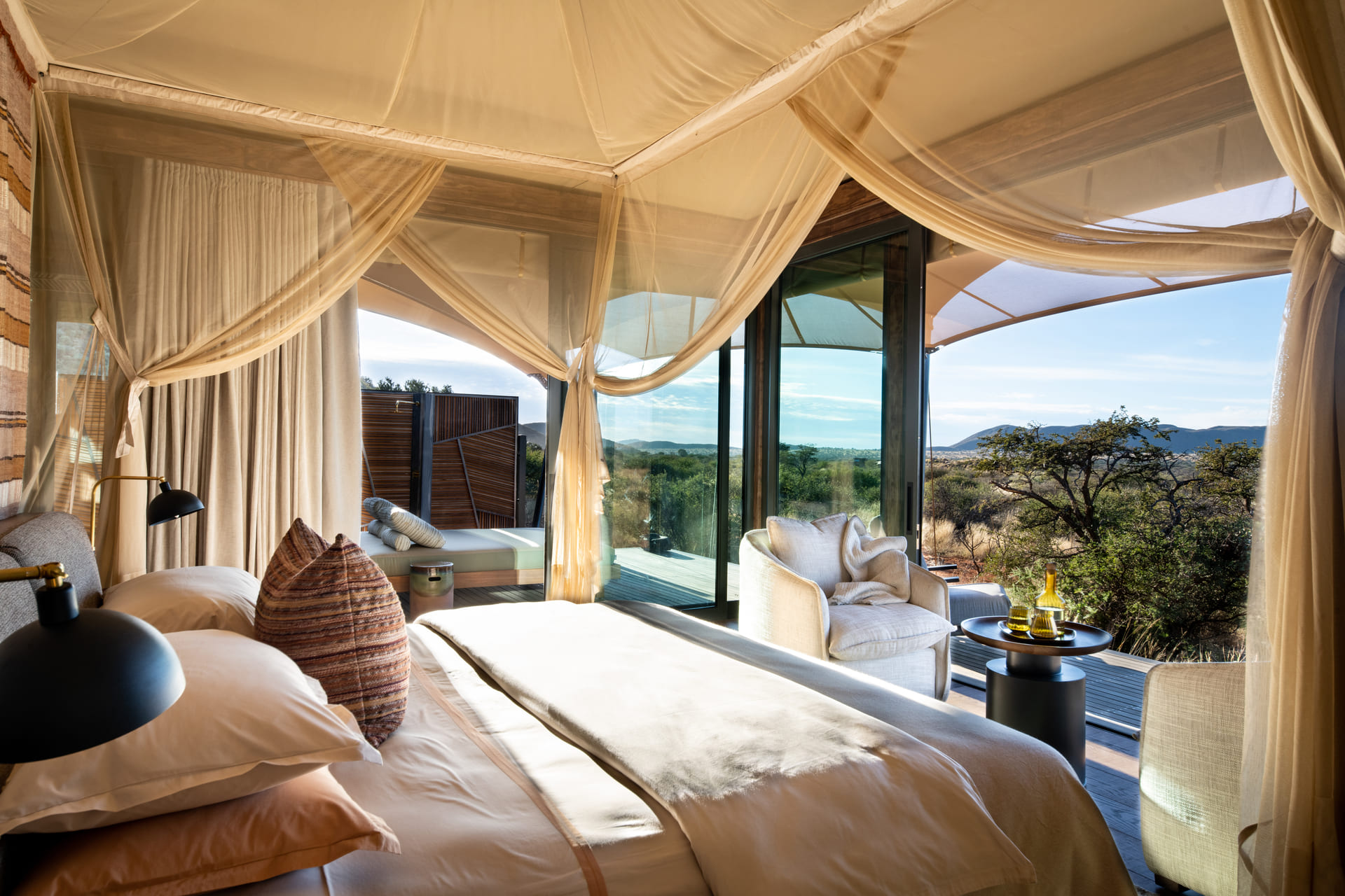 tswalu-loapi-bedroom.jpg