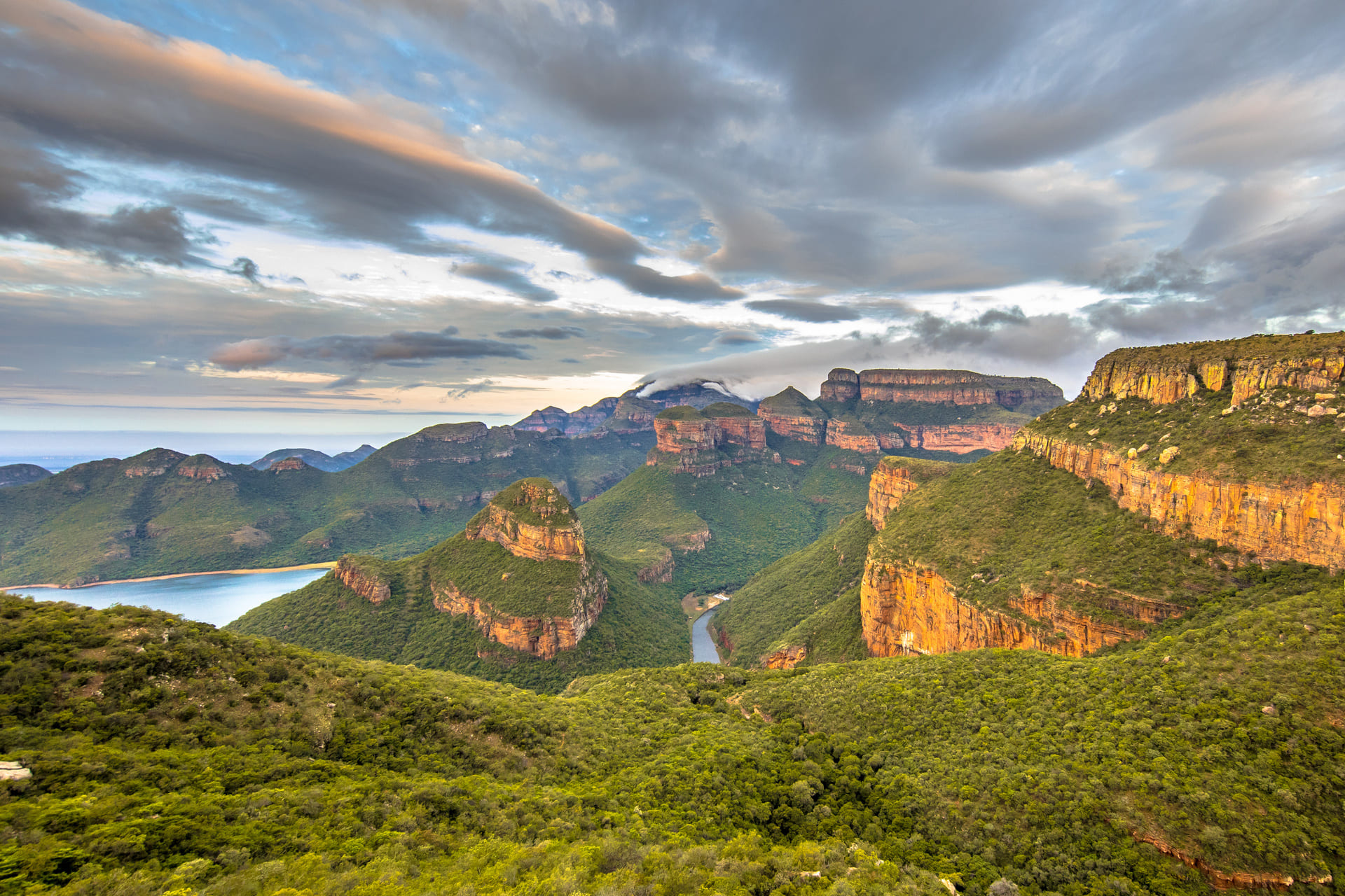 blyde-river-canyon-three-rondavels.jpeg