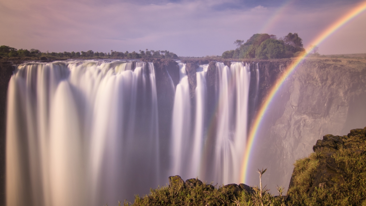 1a-rainbow-at-the-victoria-falls_91241349.jpeg