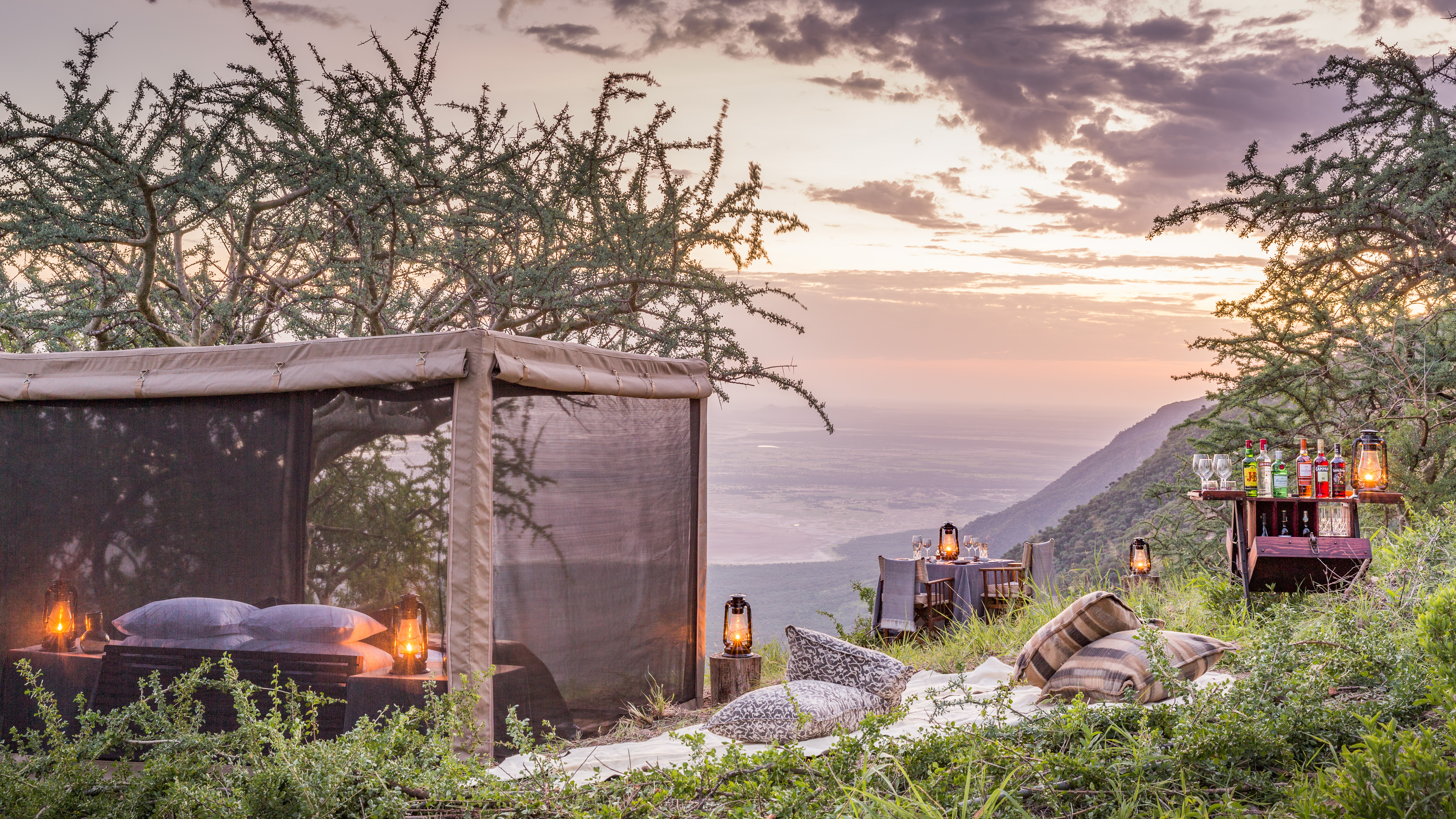 legendary_expeditions_-_mwiba_lodge_-_fly-camping_on_the_escarpment.jpg