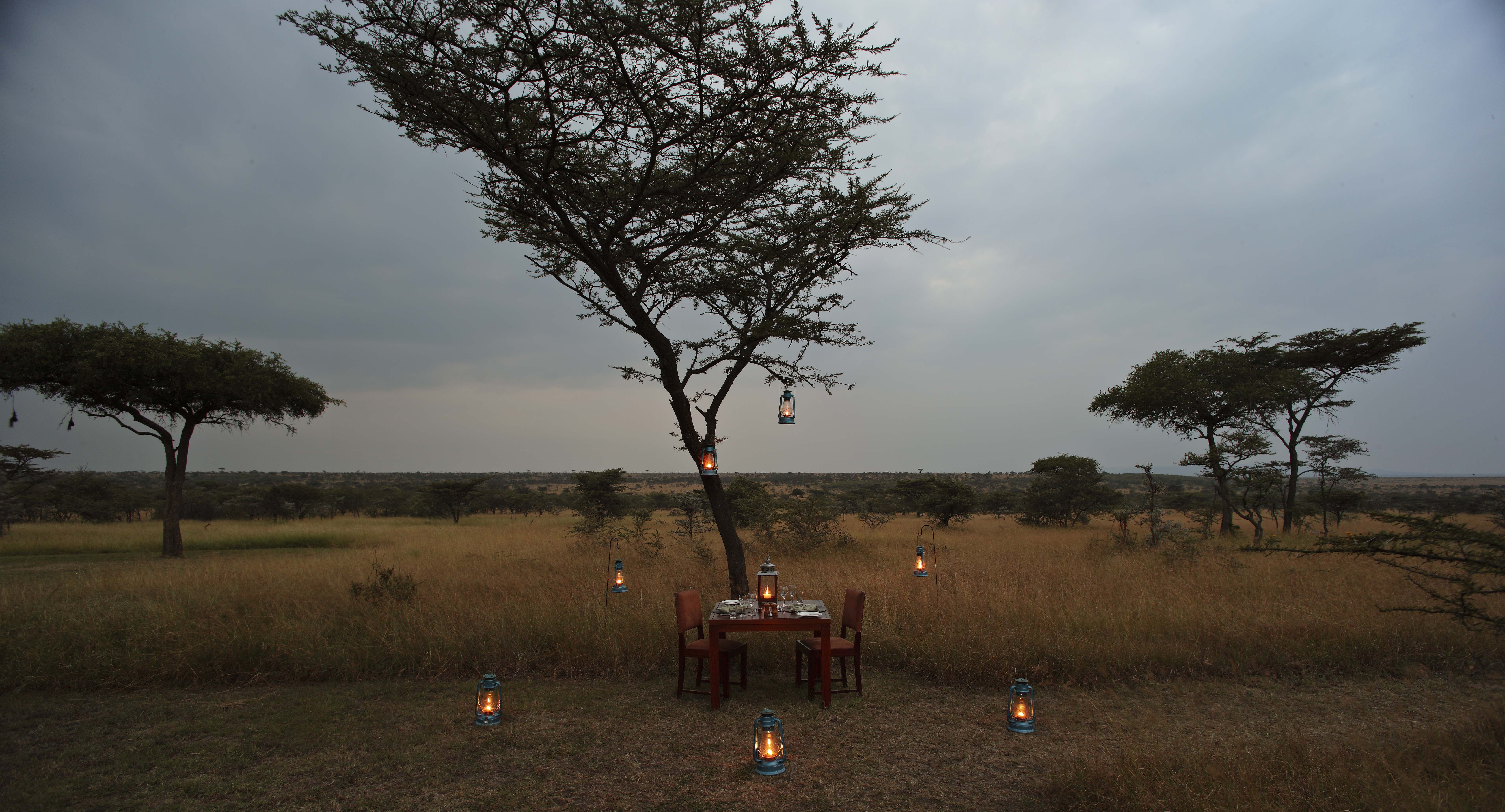 naboisho-camp-activities-bush-dinner-01.jpg