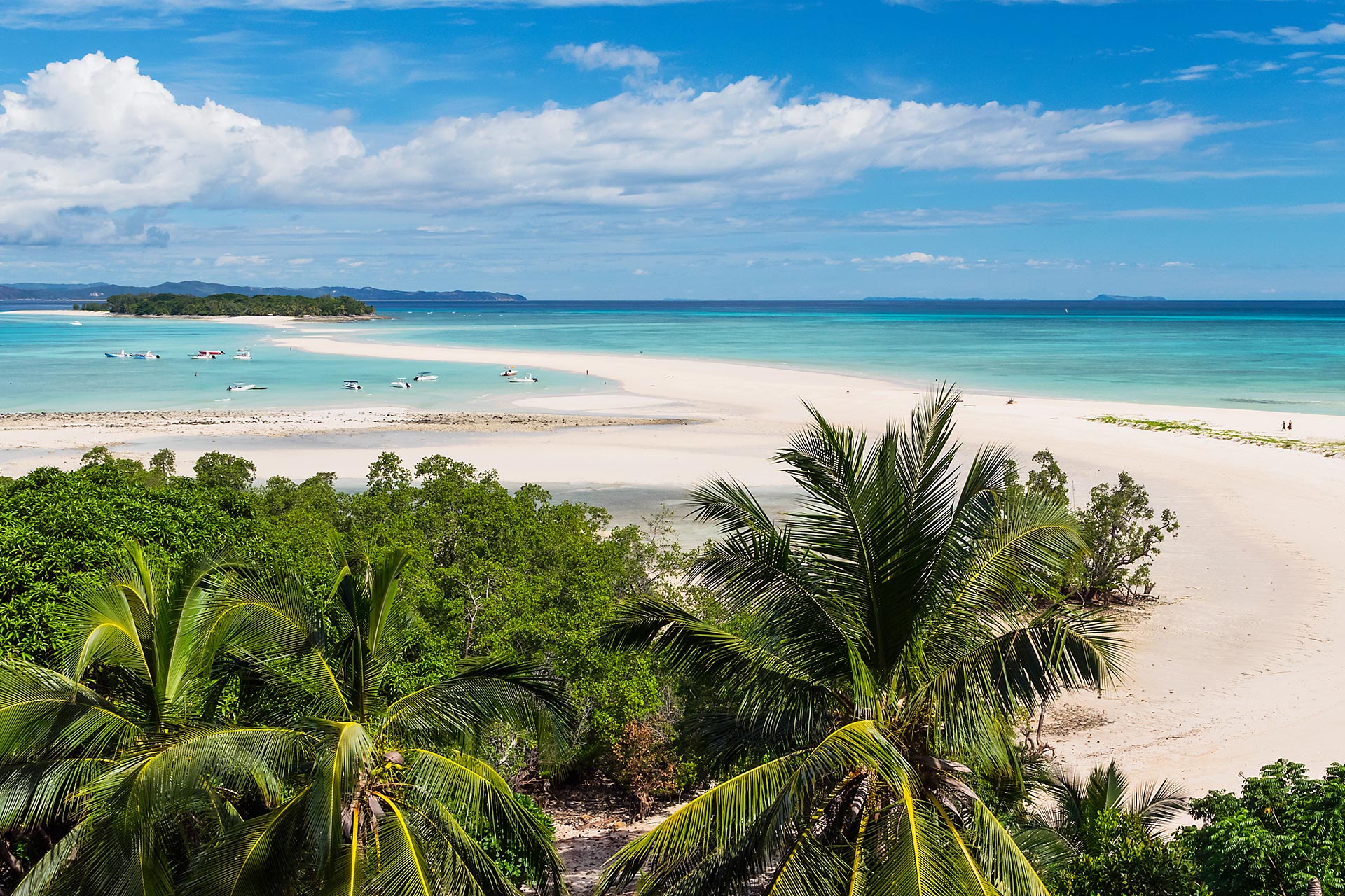 madagascar-beach-adobestock154611269-1.jpg