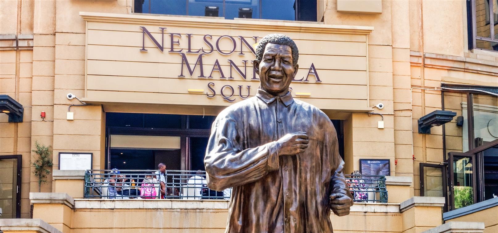 nelson-mandela-square-sandton-johannesburg.jpg